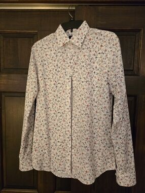 Express White Floral Pattern